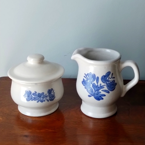 Pfaltzgraff Other - Pfaltzgraff cream and sugar set
